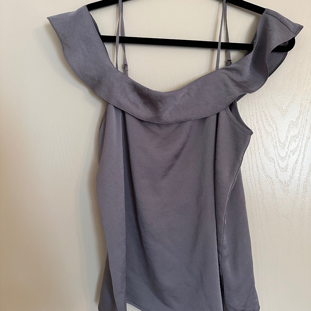 NWT Express silky grey / silver top